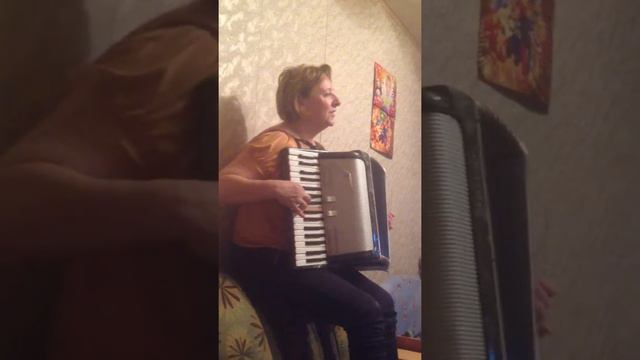 Красиво поет и грает!!! (Маргарита Алексеева) смотреть онлайн