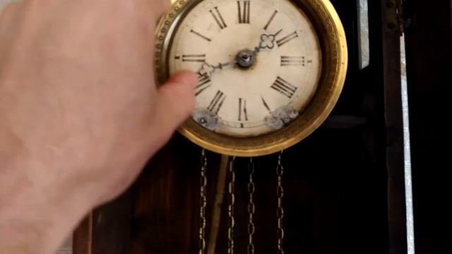 Старинные гиревые часы фабрики Платова. Начало 20-го века смотреть онлайн