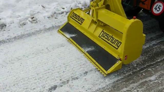 Навесное оборудование для скалывания льда на Pony P4 смотреть онлайн