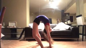 RHYTHMIC GYMNAST // Basic Stretching Routine