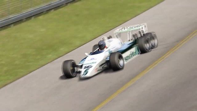 F1 Williams FW08B vs Renault Space F1 vs Ford Supervan 3 vs VW T1 Transporter LM917K смотреть онлайн