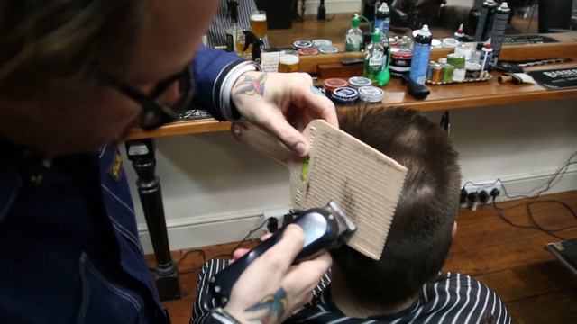 Flat top & Pompadour hybrid - Haircut tutorial смотреть онлайн