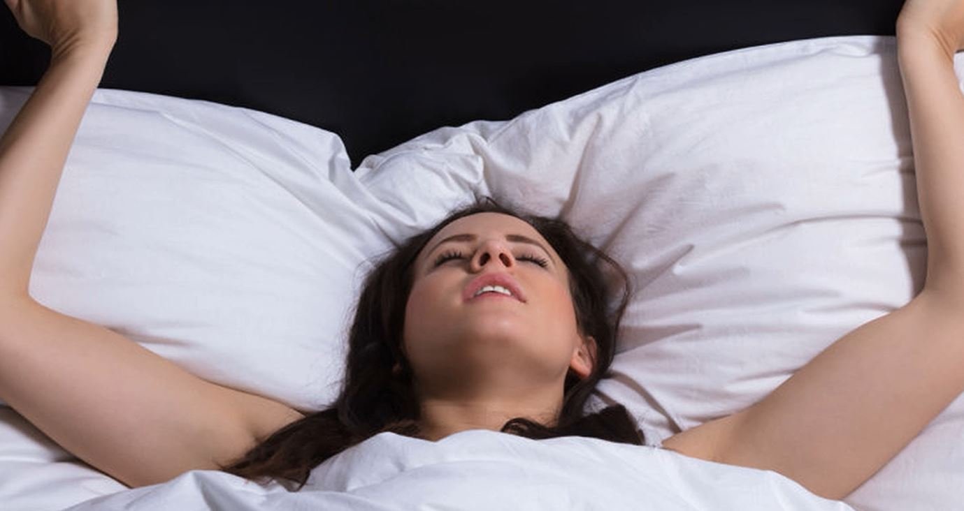 Болезнь, которой болеет 28-летняя жительница Лондона, доставляет ей удовольствие. смотреть онлайн