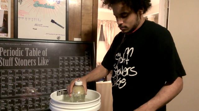 Periodic Table of Stuff Stoners Like #51: Gravity Bong смотреть онлайн