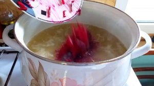 Лёгкий  борщ из молодой свёклы «Ботвинья». Летний ароматный свекольник