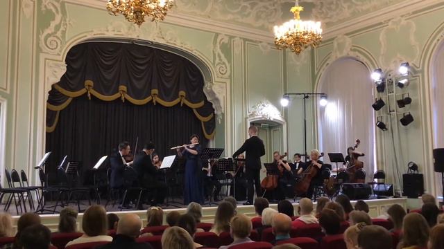 И.С.Бах. Сюита H-moll. (Увертюра, Рондо, Сарабанда, Бурре). Исп. Наталия Данилина.