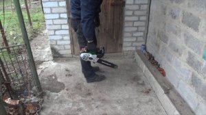 Маленькая одноручная бензопила Grunhelm GS-2500