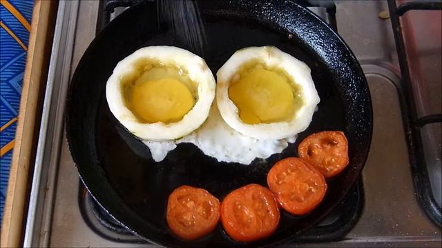 Кабачки фаршированные грибами и яйцом