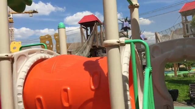 Детская игровая площадка, детский игровой комплекс с подвесным городом и замком смотреть онлайн