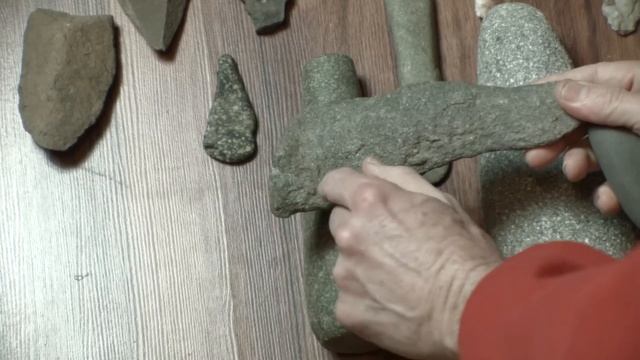 How to Identify Ancient stone Indian artifacts through pecking and grinding смотреть онлайн