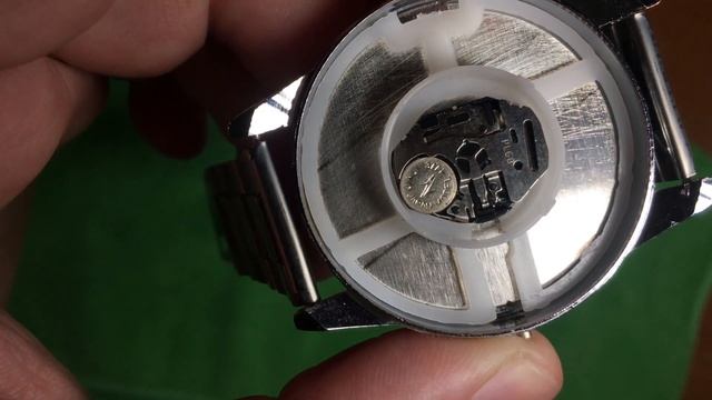 Как разобрать часы/снять привод с часов(заводную головку) - How to remove the crown from the watch смотреть онлайн