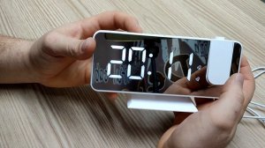 Часы с проекцией на потолок c AliExpress. Распаковка и подробное подключение.