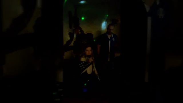 Москва. Милаша обалденно круто поздравила крестного с днем рождения. Посмотроите до конца... смотреть онлайн