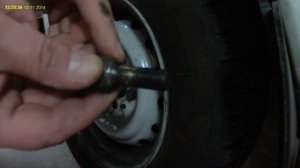 Нужно ли смазывать колесные болты.