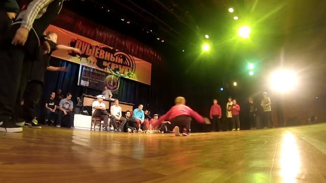 МИХАЙЛОВ ДИМА & КОЧЕТКОВ ВЛАД (DOMINANT CREW) VS ??? | 1/4 FINAL | SOUL CIRCLE 2013 | БАЛАШИХА смотреть онлайн