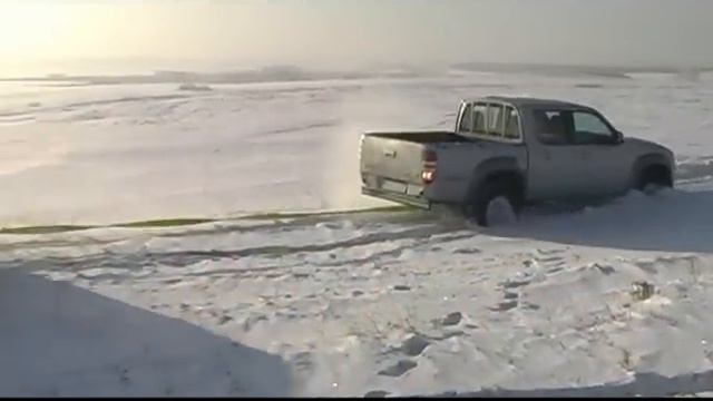 Mazda BT-50 vs VW Amarok смотреть онлайн