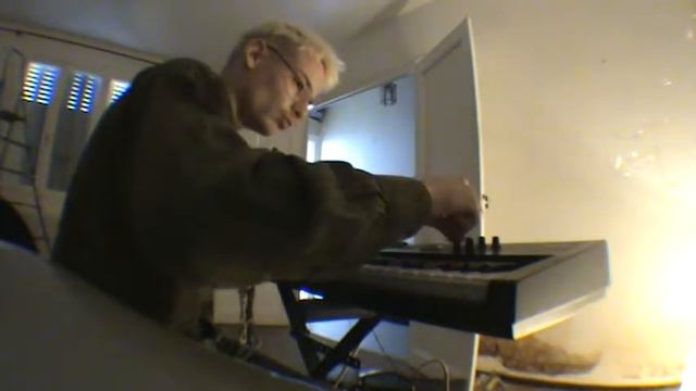 ROLAND JUNO DI DEMO смотреть онлайн
