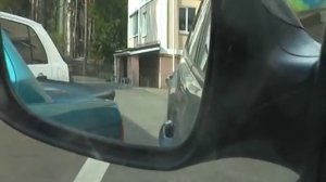 Выезд из парковки задним ходом в тесном дворе