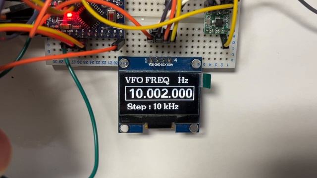 Si5351A OLED シンプルVFO смотреть онлайн