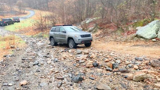 4x4 Off Road 2021 Jeep Grand Cherokee Trailhawk Mudding Rock Crawling смотреть онлайн