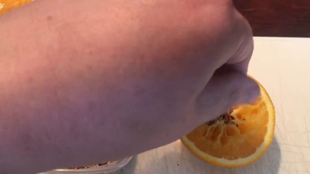 КАК ПРИУЧИТЬ ПОПУГАЯ К ФРУКТАМ смотреть онлайн