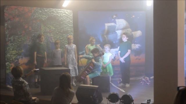 Новогоднее представление для старшей школы смотреть онлайн