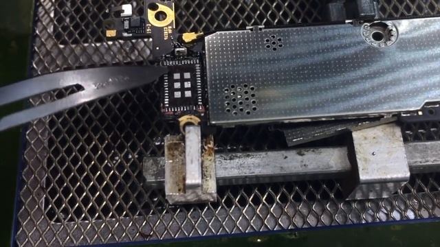 Замена WiFi модуля на iPhone 5s. смотреть онлайн