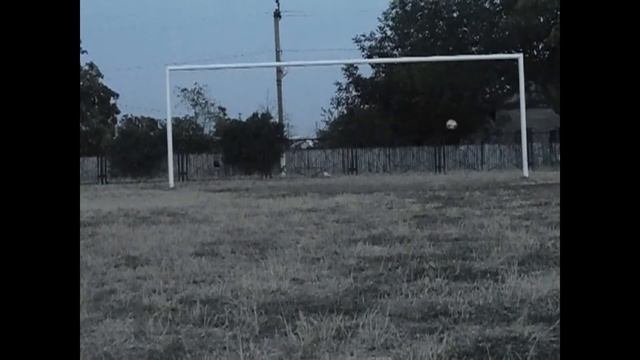 Footboal Challenge | Футбольный челендж попади в перекладину. смотреть онлайн