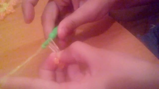 Как сплести снежинку из резинок без станка смотреть онлайн