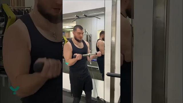 Лайфхак для парней, чтобы передвинуть диван? смотреть онлайн