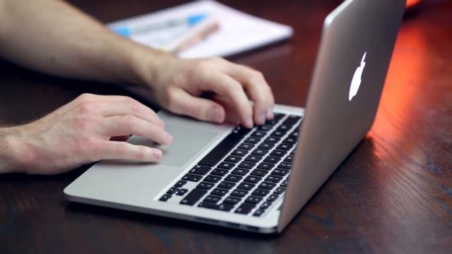 Работа за ноутбуком смотреть онлайн