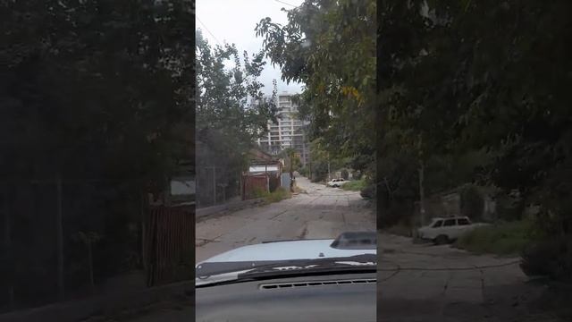 Еду на работу по спуску Балашова. встречный самокат Bolt сам в гору ехать не может, мощи не хватает смотреть онлайн