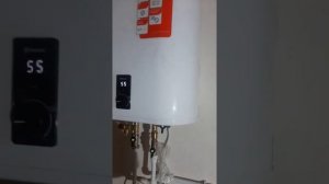 Настеный газовый котёл и  электрический бойлер .