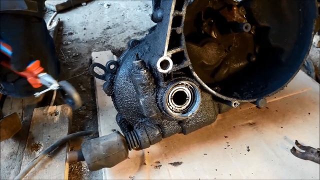 Как снять сальники коробки передач (ОКА). смотреть онлайн