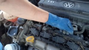 Как снять пластиковую фишку на фольксвагене.