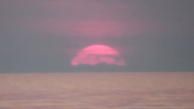 Падение солнца. Севастополь, пляж Толстяк. смотреть онлайн