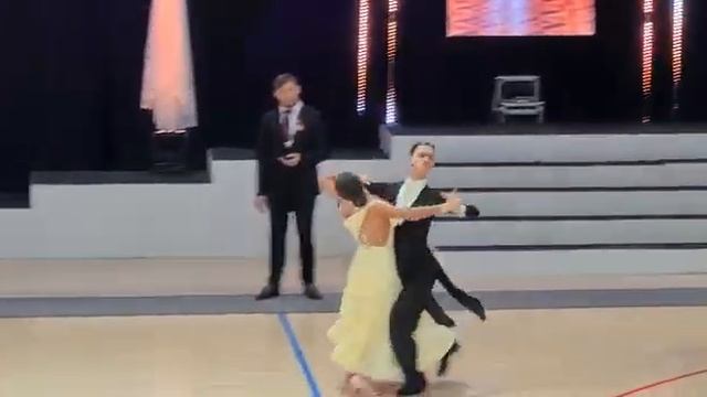 Поваренков Семён и Маргарита Маркосян. Венский вальс. смотреть онлайн