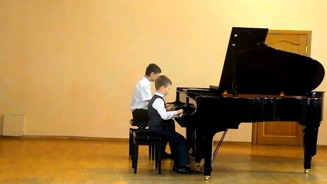 Поздняя весна. Исполняет автор. смотреть онлайн