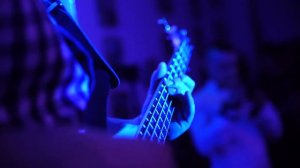 Есть (А девчонка та проказница) (cover)