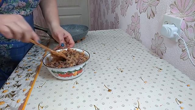 #пирожкимясокапустные#пирожкипеченые ПИРОЖКИ-ТРЕУГОЛЬНИЧКИ С МЯСОКАПУСТНОЙ НАЧИНКОЙ смотреть онлайн