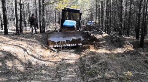 Агромаш 90 (дт 75) делаем дорогу на новую делянку и площадку)