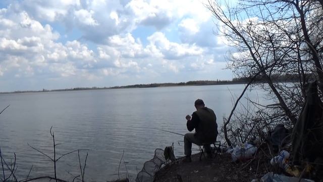 Такого клева плотвы я давно не видел Весенняя ловля на поплавок плотвы и густеры Печенеги смотреть онлайн