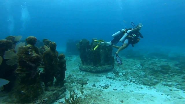 MUSA: Isla Mujeres-Cancun Scuba Dive смотреть онлайн