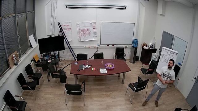 Работа встроенного микрофона в камеры IPTRONIC смотреть онлайн