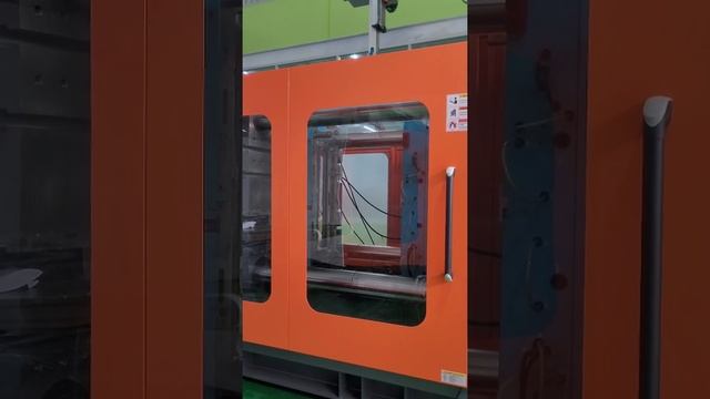TCL 1000ton LANSON plastic injection molding machine смотреть онлайн