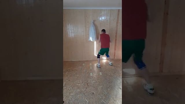 Совмещаем тренировку ног и рук, как Майк Тайсон! смотреть онлайн