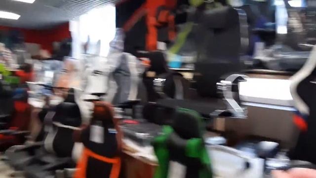 Evolution OMEGA & Noblechairs EPIC \ Переплачивать ли более 15К при одинаковом функционале ? смотреть онлайн
