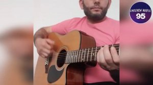 ЧЕЧЕНЕЦ ПОЕТ НА ГИТАРЕ ОЧЕНЬ КРАСИВО СИЙНА АРЕ ХАЗА АРЕ 2020