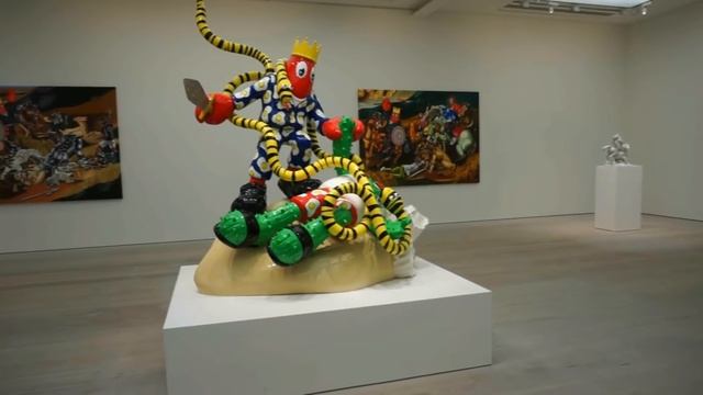 SAATCHI ART GALLERY: Bizarre LOBSTEROPOLIS ? 'art' Exhibit (London)