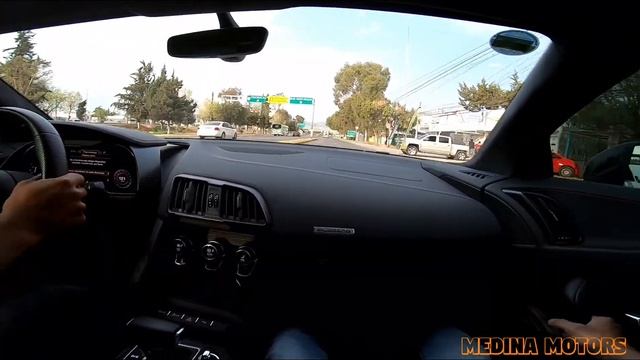 Audi R8 V10 Plus Prueba de Manejo ??? | Medina Motors смотреть онлайн